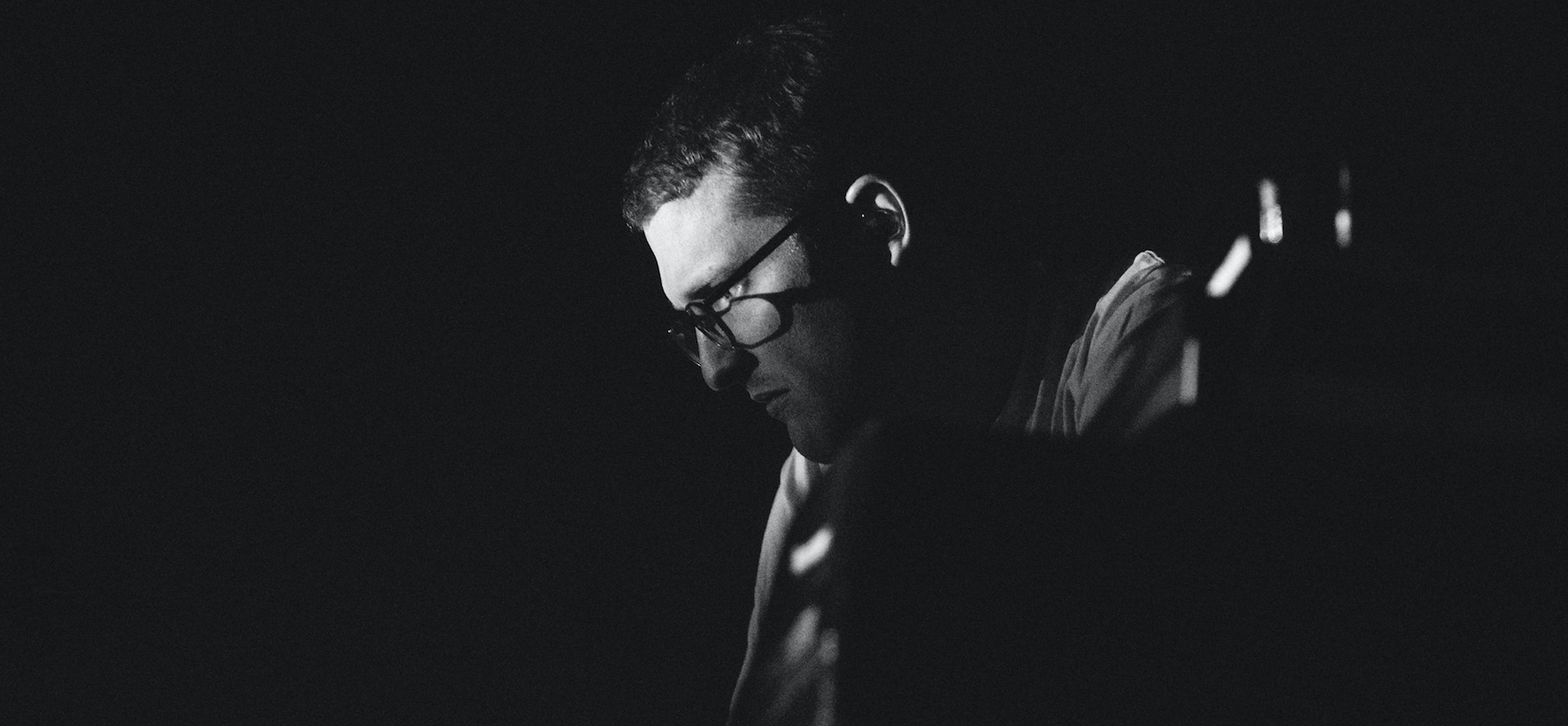 Floating Points live in Berlin (Foto: Camille Blake)