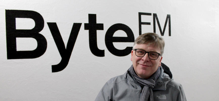 Foto von Norman Blake, Gitarrist und Sänger von Teenage Fanclub, im ByteFM-Studio