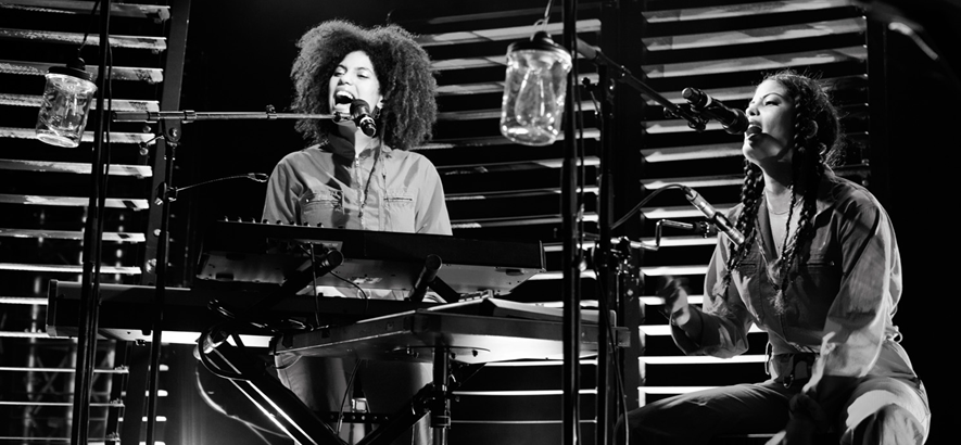 Foto von Lisa-Kaindé und Naomi Diaz alias Ibeyi (Foto: Anne Oschatz für ByteFM)