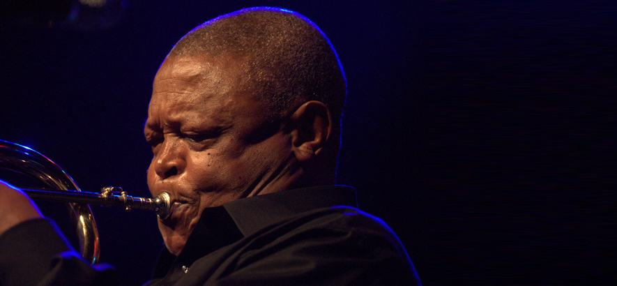 Hugh Masekela (Foto: Tom Beetz)