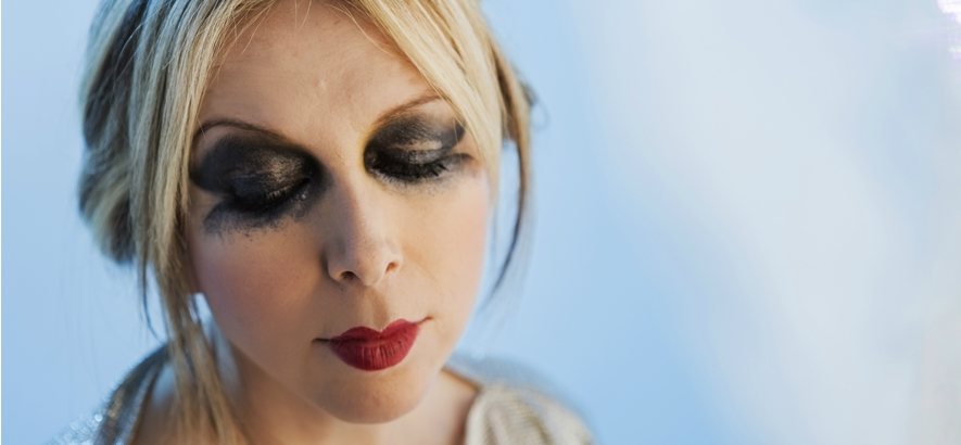 Songpremiere: neuer Remix von Jane Weaver – „Lightning Back“ (Foto: Rebecca Lupton)