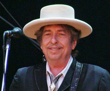 „Universal Love“: Bob Dylan & St. Vincent singen queere Liebeslieder