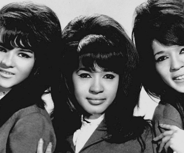 The Ronettes – „Walking In The Rain“