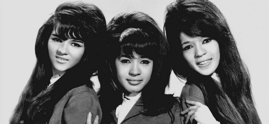 The Ronettes – „Walking In The Rain“