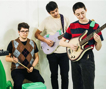 Frankie Cosmos: Zwei neue Tracks „Dancing“ und „Tunnel“