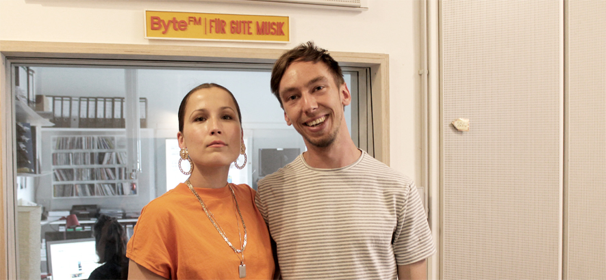 Delhia de France und Moderator Timo Grimm im ByteFM Studio