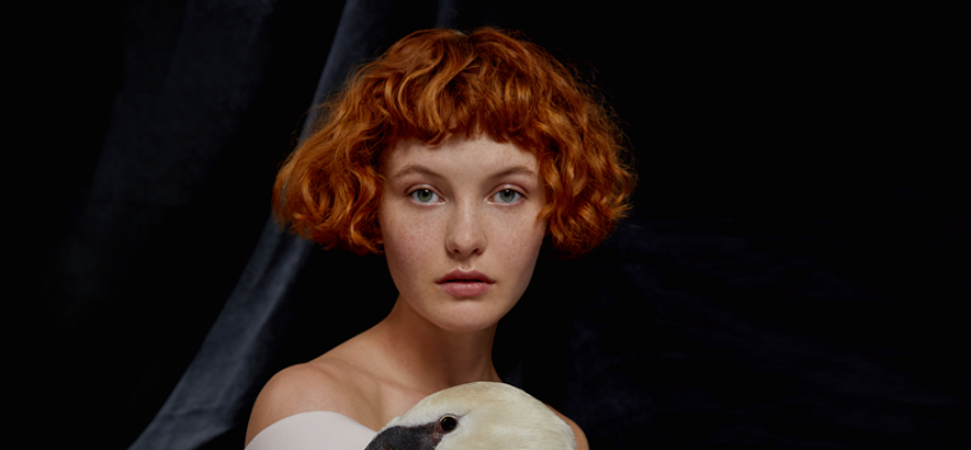 Foto der Musikerin Kacy Hill