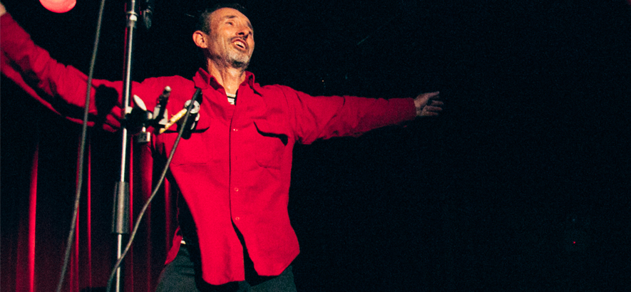 Jonathan Richman. Sein Song „When Harpo Played His Harp“ ist heute ByteFM Track des Tages.