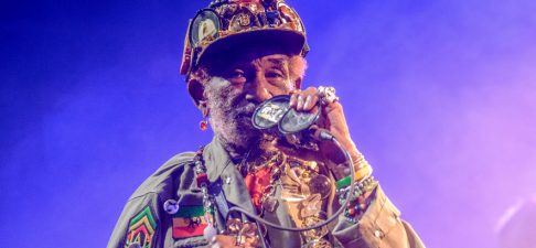 Lee „Scratch“ Perry und Brian Eno veröffentlichen „Here Come The Warm Dreads“