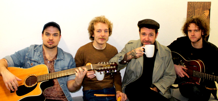 Foto der Band Swutscher, die im ByteFM Magazin eine ByteFM Session spielte.