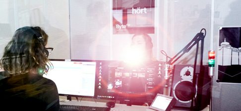 ByteFM sucht ab sofort Moderator*in/Reporter*in in Teilzeit