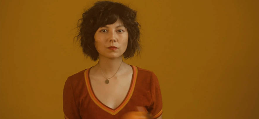 Foto der Sängerin und Musikerin Dre Barbinski, deren Song „Tangerine“ heute unser Track des Tages ist.