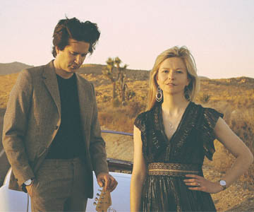 Still Corners‘ melancholischer Albumteaser „Crying“