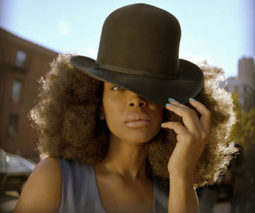 Zum 50. Geburtstag von Erykah Badu: „Bag Lady“