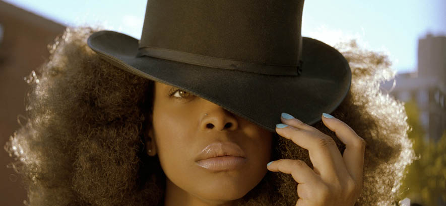 Zum 50. Geburtstag von Erykah Badu: „Bag Lady“