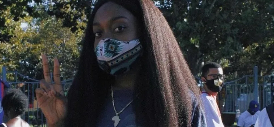 Foto der Chicagoer Rapperin Noname, die mit „Rainforest“ eine neue Single veröffentlicht hat.