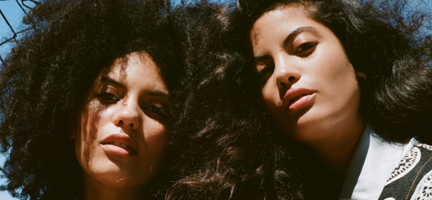 Pressebild Duos Ibeyi, das den neuen Song „Recurring Dream“ als Musikvideo veröffentlicht hat.