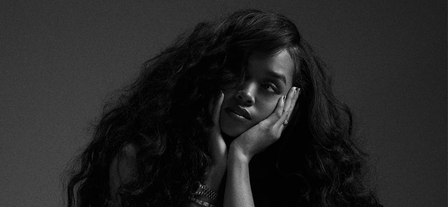 Pressebild der US-amerikanischen R&B-Sängerin H.E.R., deren Song „Change“ heute unser Track des Tages ist.