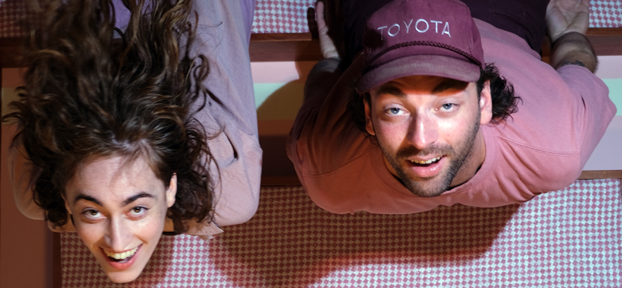 Pressefoto von Harry The Nightgown.