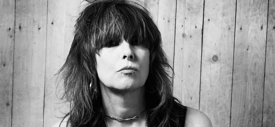 Pressebild der Sängerin Chrissie Hynde, die heute 70 Jahre alt wird. Der Song „Back On The Chain Gang“ ihrer Band Pretenders ist heute unser Track des Tages.