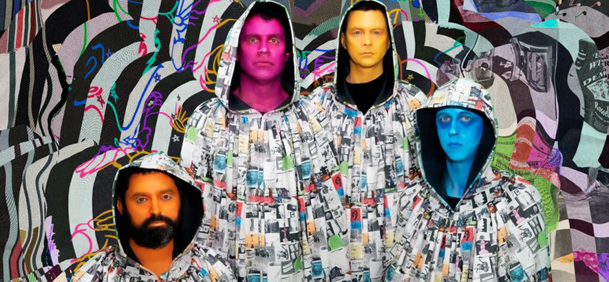 Foto der Band Animal Collective, die ein neues Album mit dem Titel „Time Skiffs“ herausbringt.