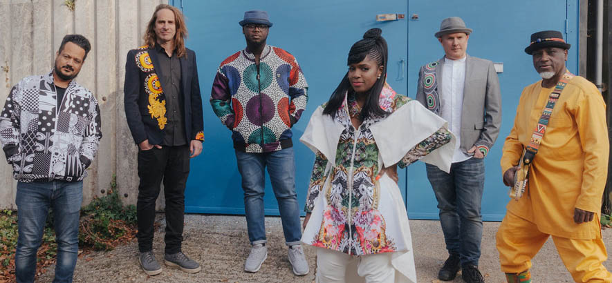 Pressebild der Band Ibibio Sound Machine, deren Song „Electricity“ heute unser Track des Tages ist.