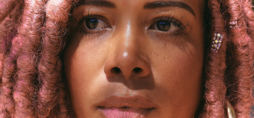 Bilder der R&B-Musikerin Kelis, die mit „Midnight Snacks“ eine neue Single herausgebracht hat.