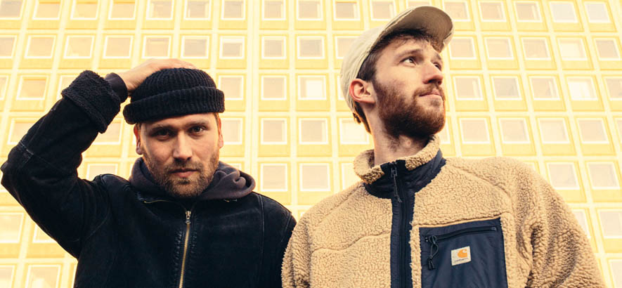 Pressebild des HipHop-Duos Ferge x Fisherman, dessen Song „Pace“ heute unser Track des Tages ist.