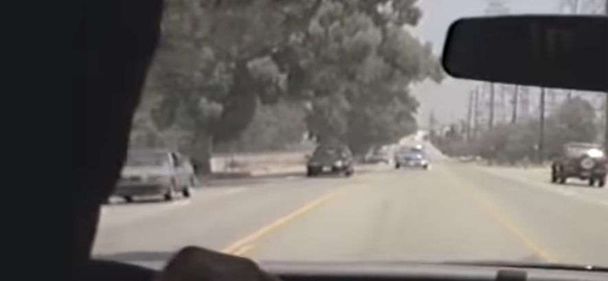 Filmstill aus dem Musikvideo von Idles – „Car Crash“.