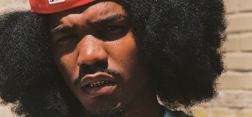 „I Deserve“: Smino rappt über Entlastung durch Gönnung