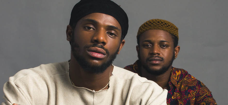 Foto des nigerianischen Highlife-Duos The Cavemen, dessen Song „Stranger“ heute unser Track des Tages ist.