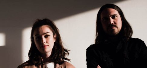 „Beach Ball“: Unveröffentlichter Song von Cults