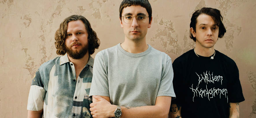 Pressefoto der Band Alt-J, deren Song „Hard Drive Gold“ heute unser Track des Tages ist.