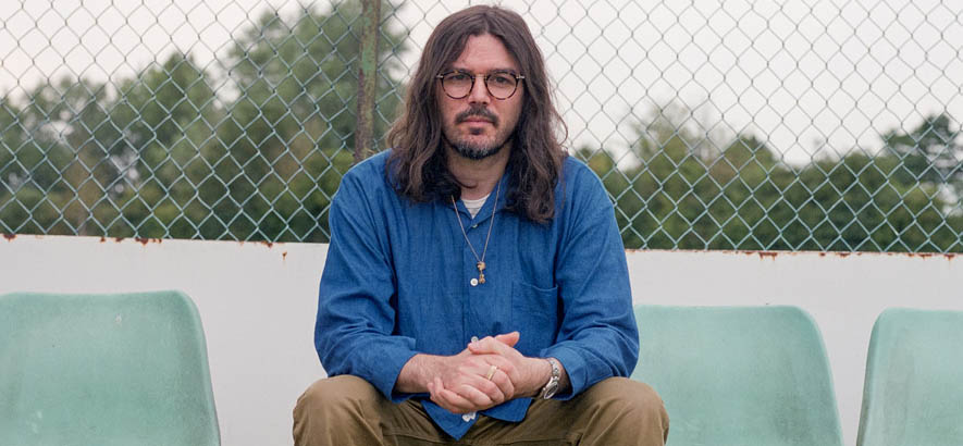 Pressebild des britischen Musikers Bibio, dessen Song „Off Goes The Light“ heute unser Track des Tages ist.