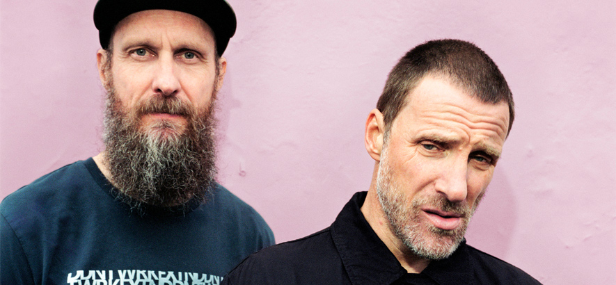 Foto der Band Sleaford Mods, die ihren zwölften Longplayer angekündigt hat.