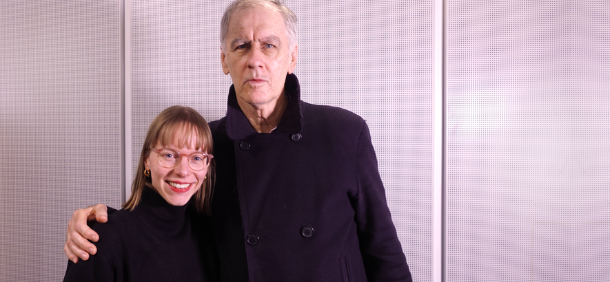 Foto von ByteFM Moderatorin Vanessa Wohlrath und Singer-Songwriter Robert Forster