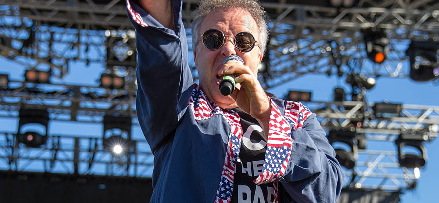 Konzertfoto des Sängers Jello Biafra, zu dessen „Will The Fetus Be Aborted“.