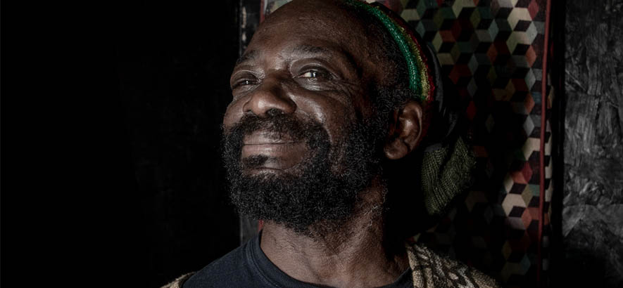 Ghana, UK, Jamaika: „Passing Clouds“ von African Head Charge