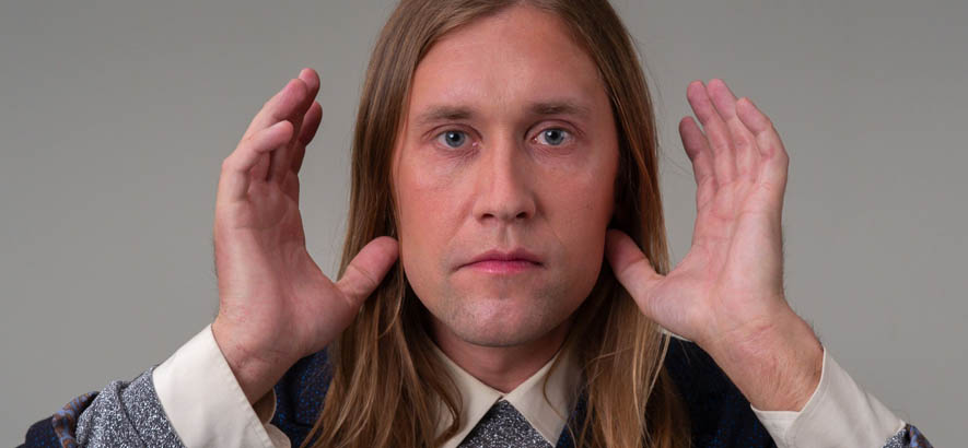 Pressebild von Jaakko Eino Kalevi, dessen Song „I Forget“ heute unser Track des Tages ist.