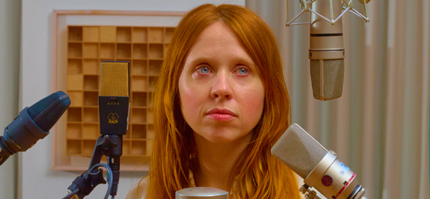 Foto der Künstlerin Holly Herndon