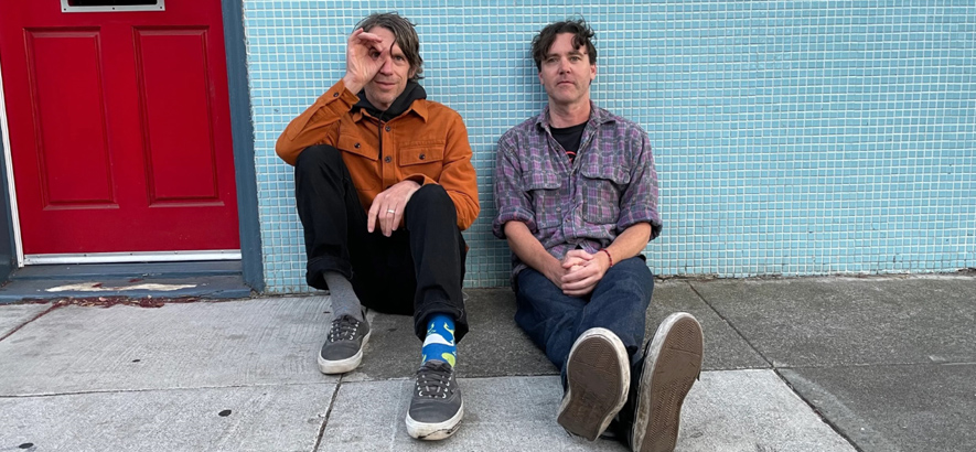 „Friends From All Around The World“: neue Single von Cass McCombs und Mr. Greg