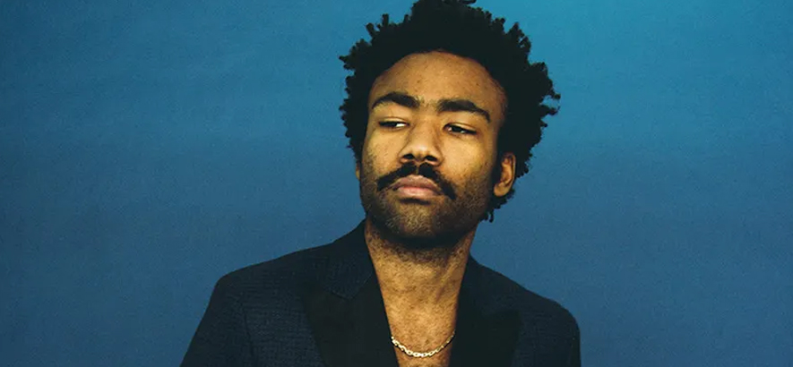 Pressebild des Musikers und Schauspielers Donald Glover aka Childish Gambino, dessen Song „Redbone“ heute unser Track des Tages ist.