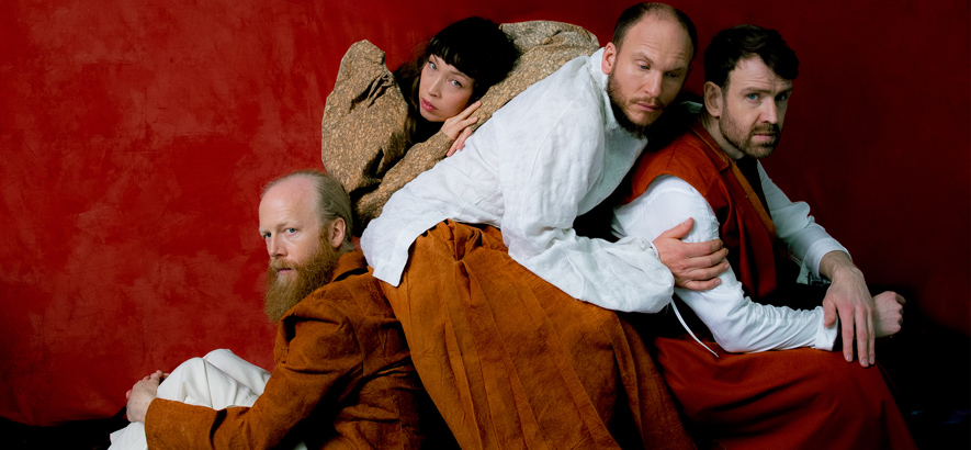 Pressefoto der schwedischen Band Little Dragon, die eine neue EP mit April + Vista veröffentlicht hat