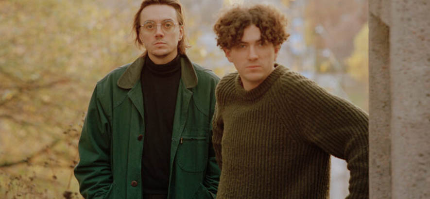 Pressebild von Ducks Ltd., deren Song „Train Full Of Gasoline“ heute unser Track des Tages ist.
