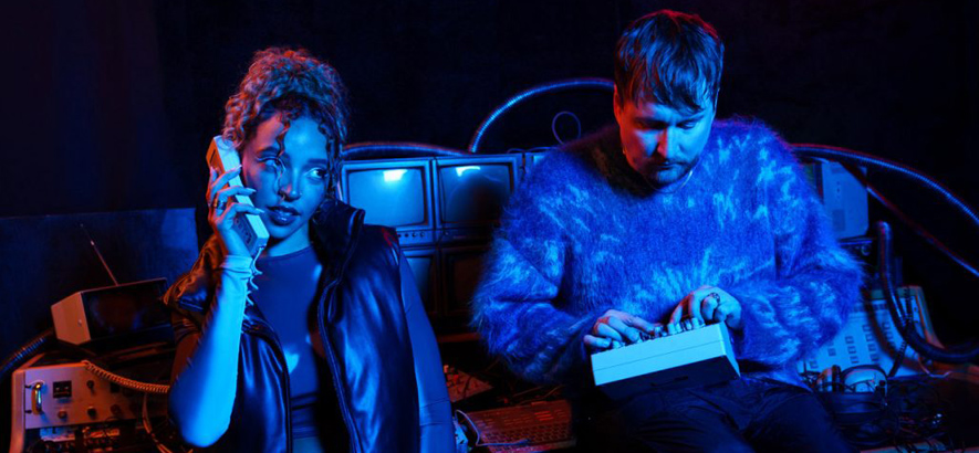 Foto von Travis Stewart aka Machinedrum und Tinashe