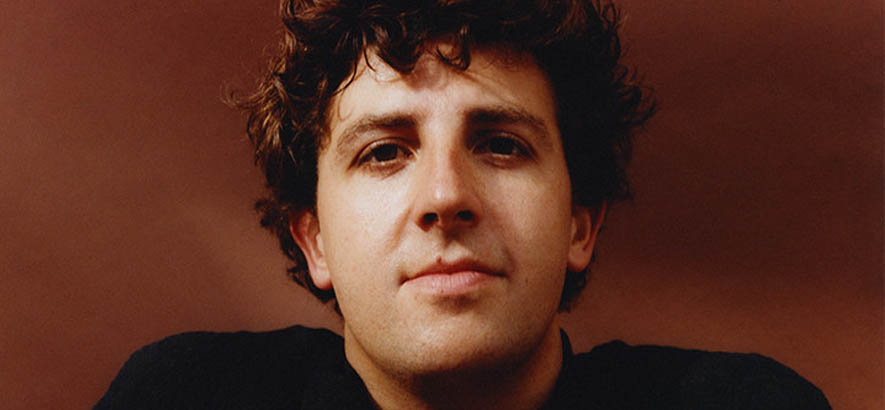 Pressebild von Jamie xx, dessen Song „Baddy On The Floor“ mit Honey Dijon heute unser Track des Tages ist.