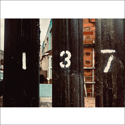 Artwork des neuen Albums von 137 - „Strangeness Oscillation“