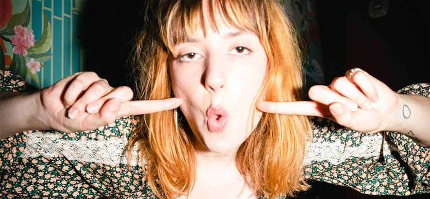 Pressebild von Jordana, deren Song „We Get By“ heute unser Track des Tages ist.
