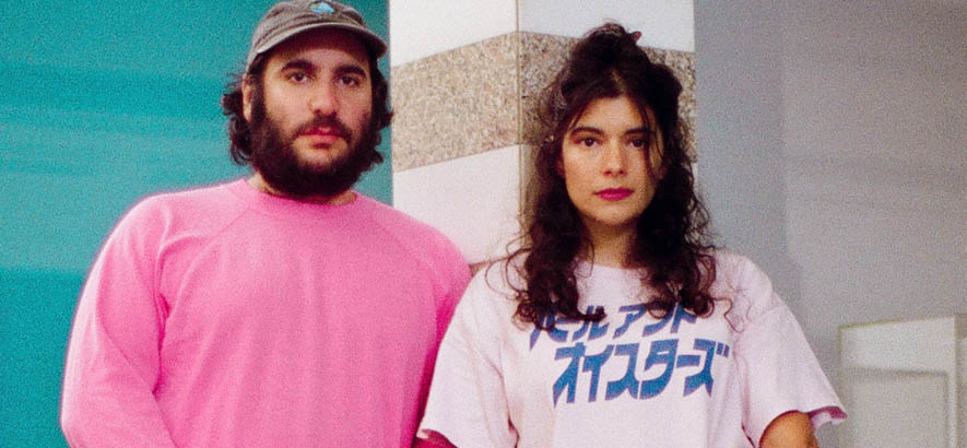 Pop als Ablenkung: „Side Quest“ von Pearl & The Oysters