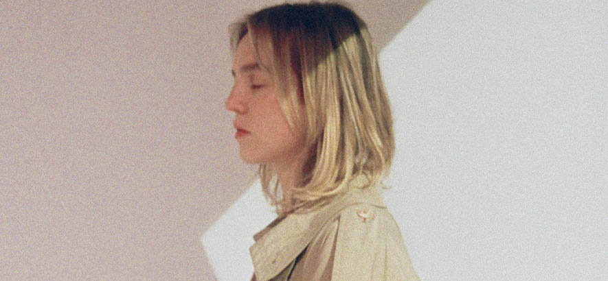 Vocoder-Americana: „:)“ von The Japanese House